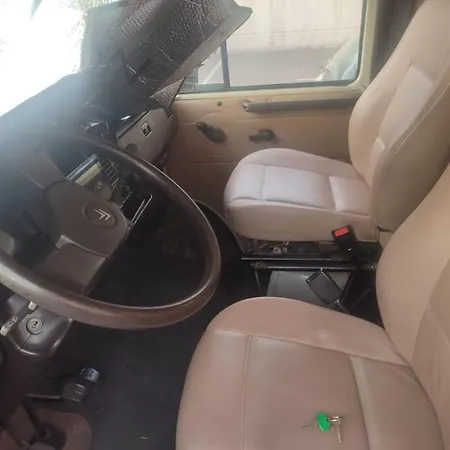 营地 Autocaravana Vacacional 阿德耶